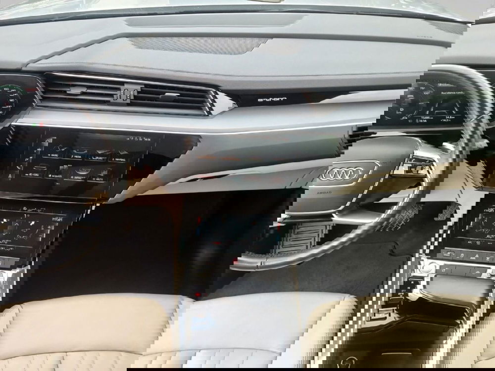 Audi e-tron Sportback usata a Livorno (10)