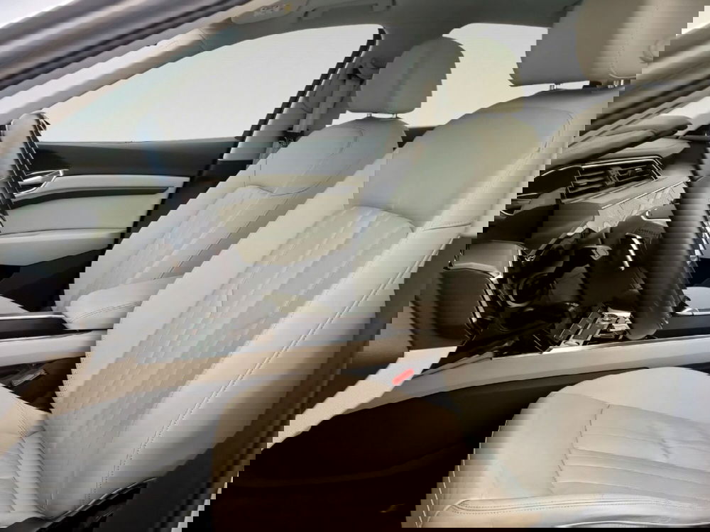 Audi e-tron Sportback usata a Livorno (9)