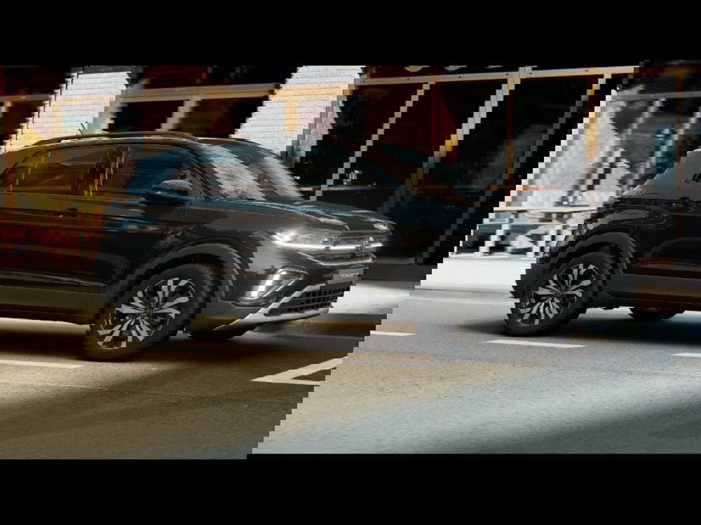 Volkswagen T-Cross nuova a Livorno (3)