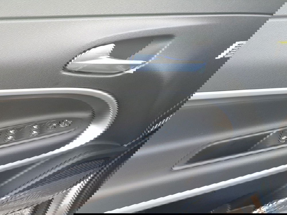 Jeep Avenger nuova a Pescara (7)