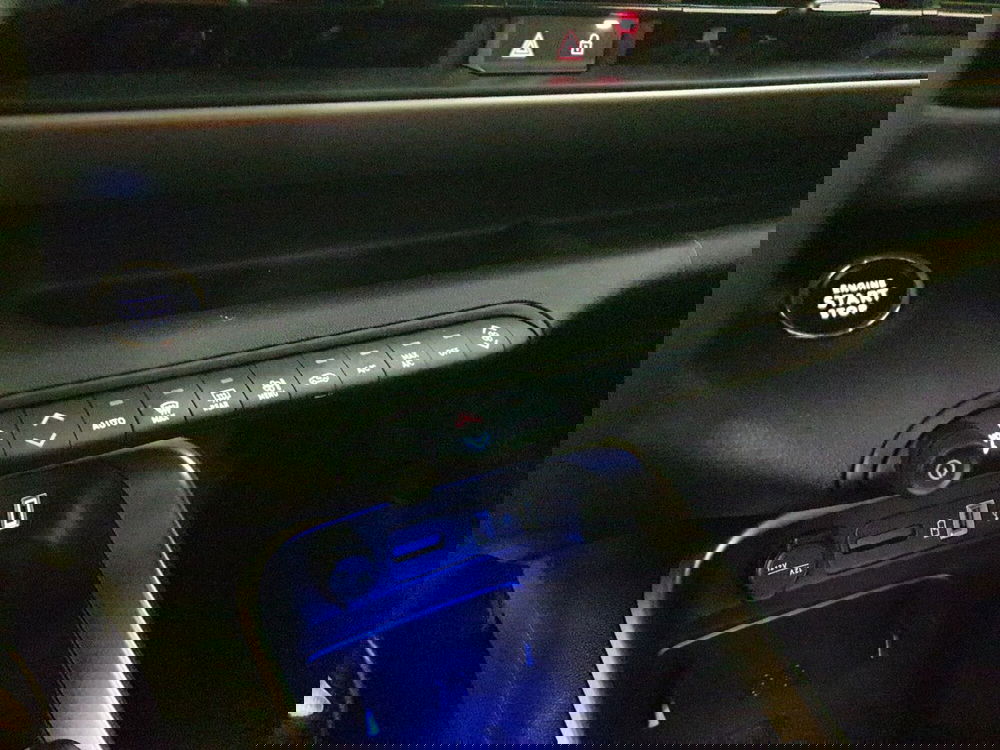 Jeep Avenger nuova a Pescara (11)