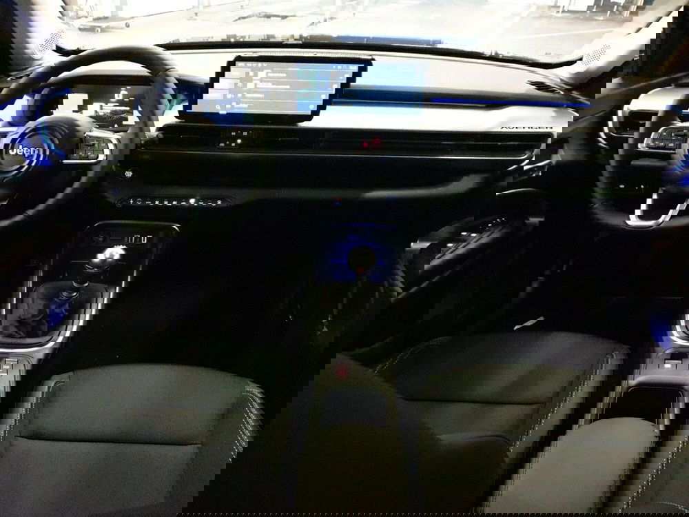 Jeep Avenger nuova a Pescara (9)