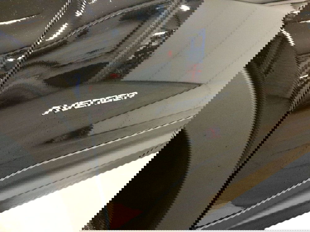 Jeep Avenger nuova a Pescara (14)