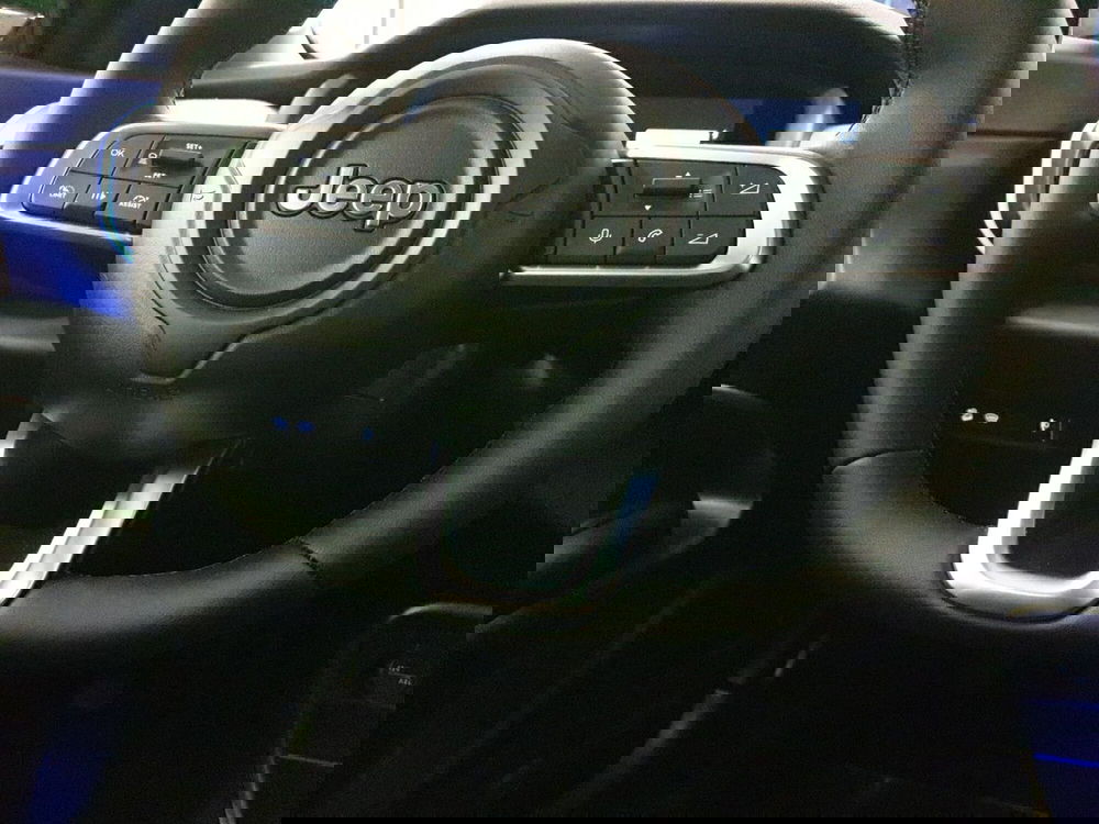 Jeep Avenger nuova a Pescara (10)