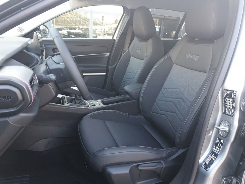 Jeep Avenger nuova a Pescara (5)