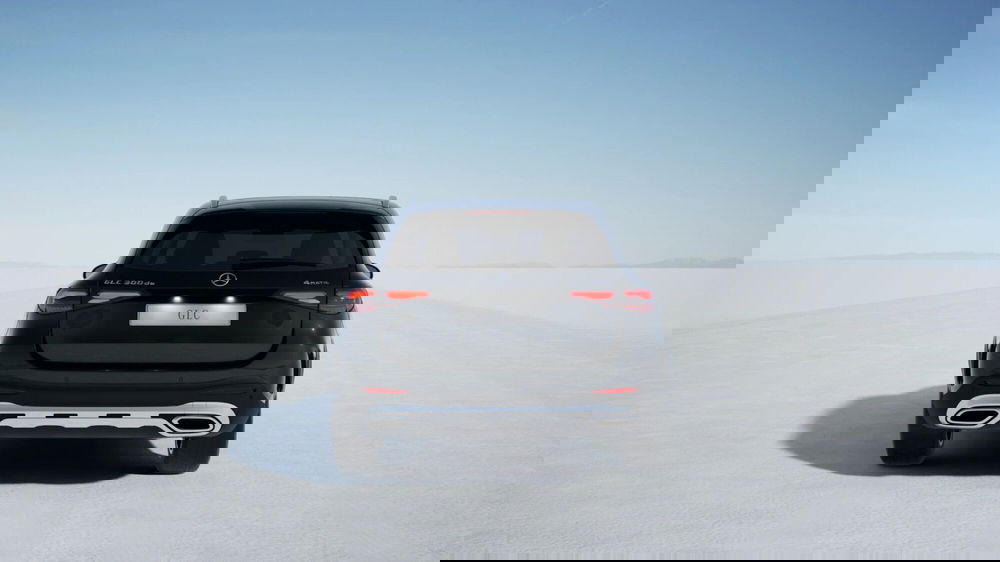 Mercedes-Benz GLC SUV nuova a Pescara (4)