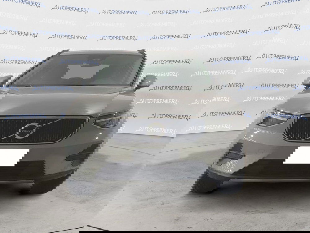 Volvo XC40 nuova a Como (2)