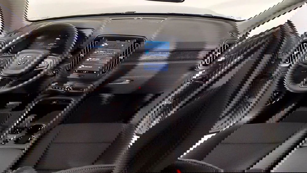 Volvo XC40 nuova a Como (5)