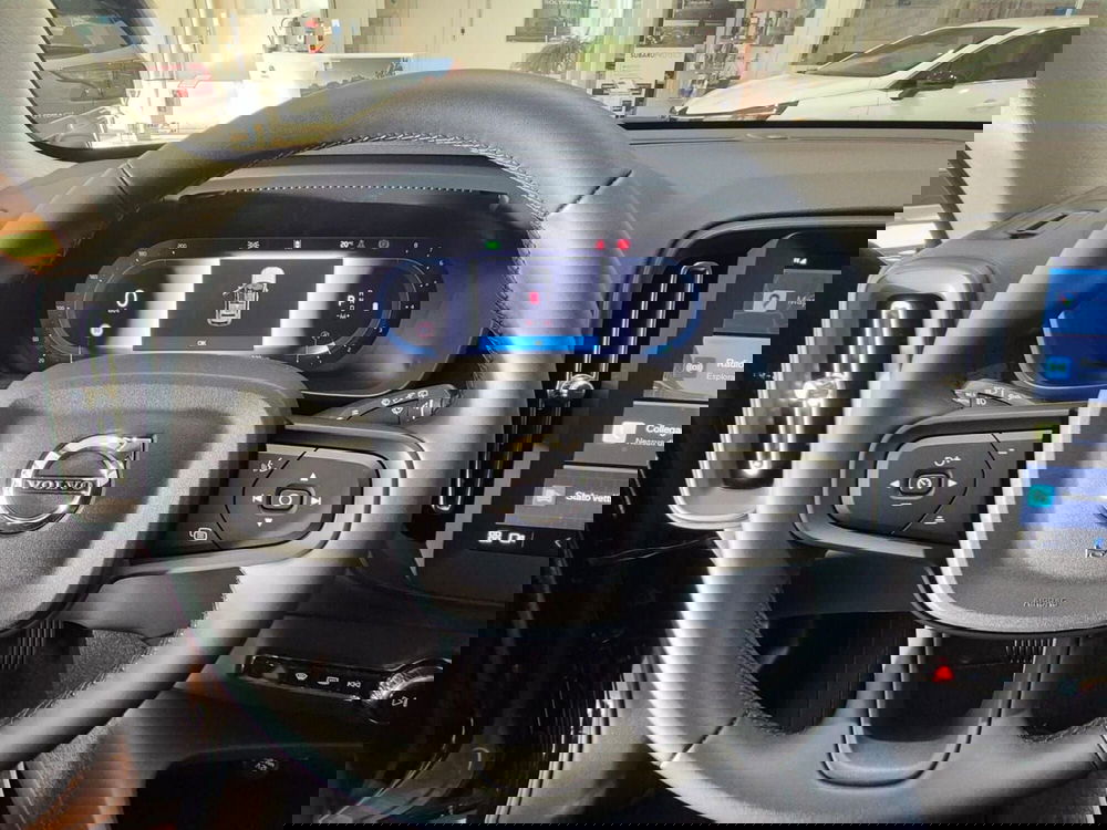 Volvo XC40 nuova a Como (8)