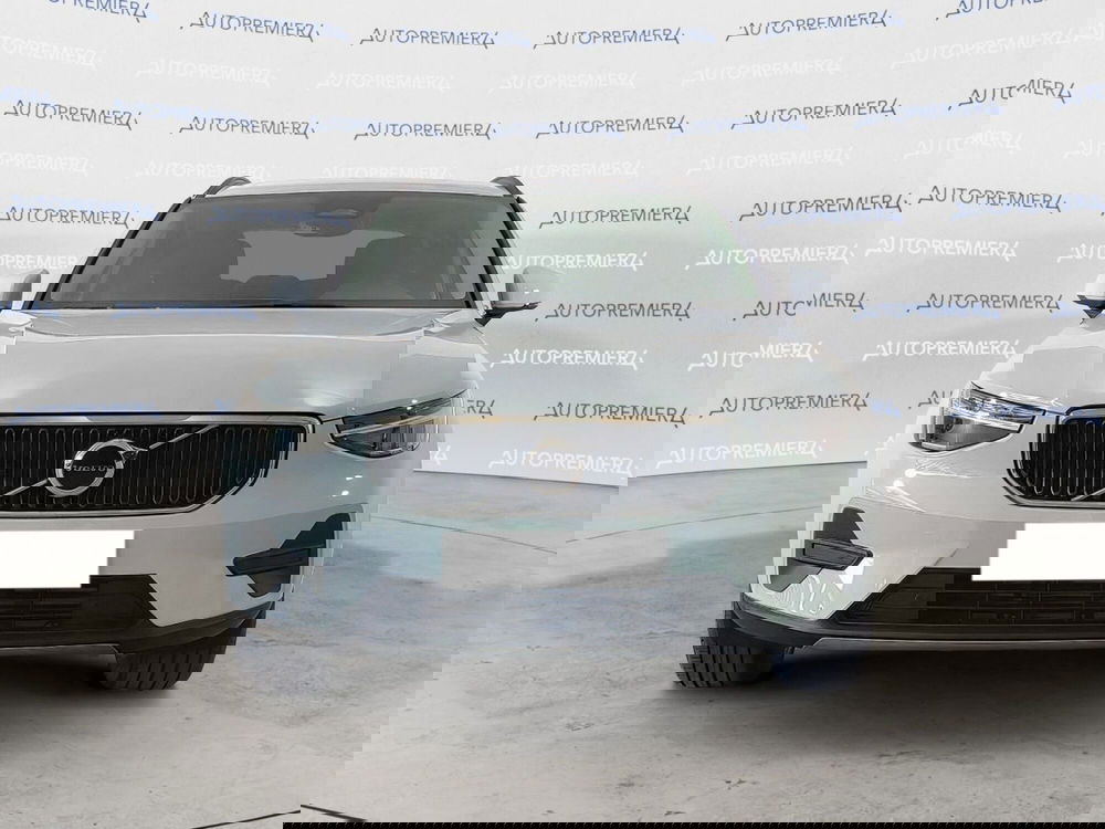 Volvo XC40 nuova a Como (2)