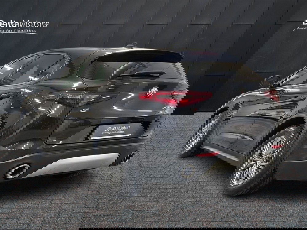 Alfa Romeo Stelvio usata a Macerata (3)