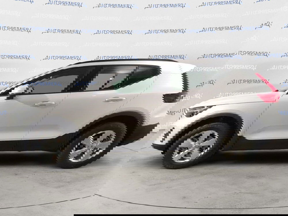 Volvo XC40 nuova a Como (3)