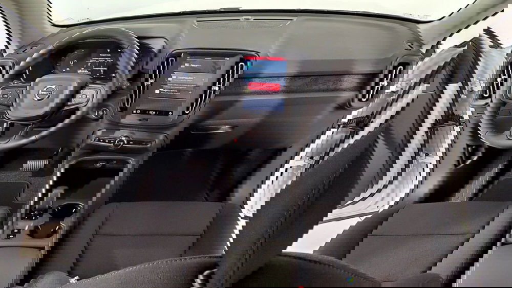 Volvo XC40 nuova a Como (5)