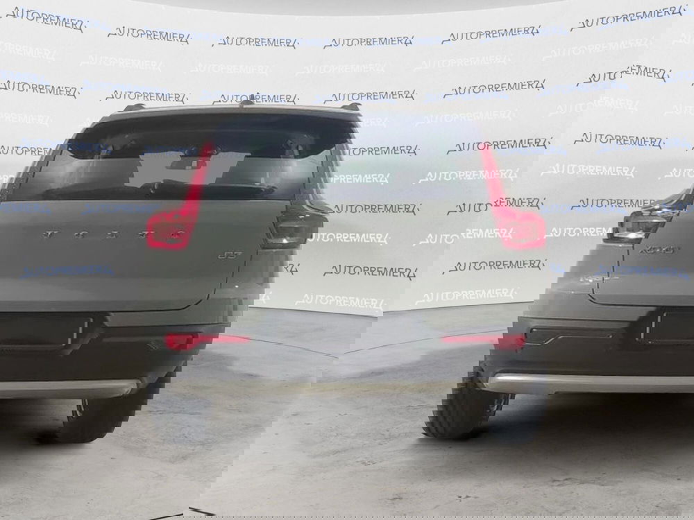 Volvo XC40 nuova a Como (4)