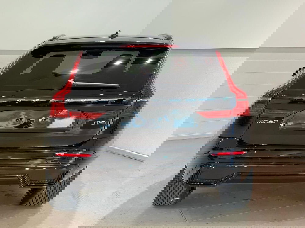 Volvo XC60 nuova a Como (5)