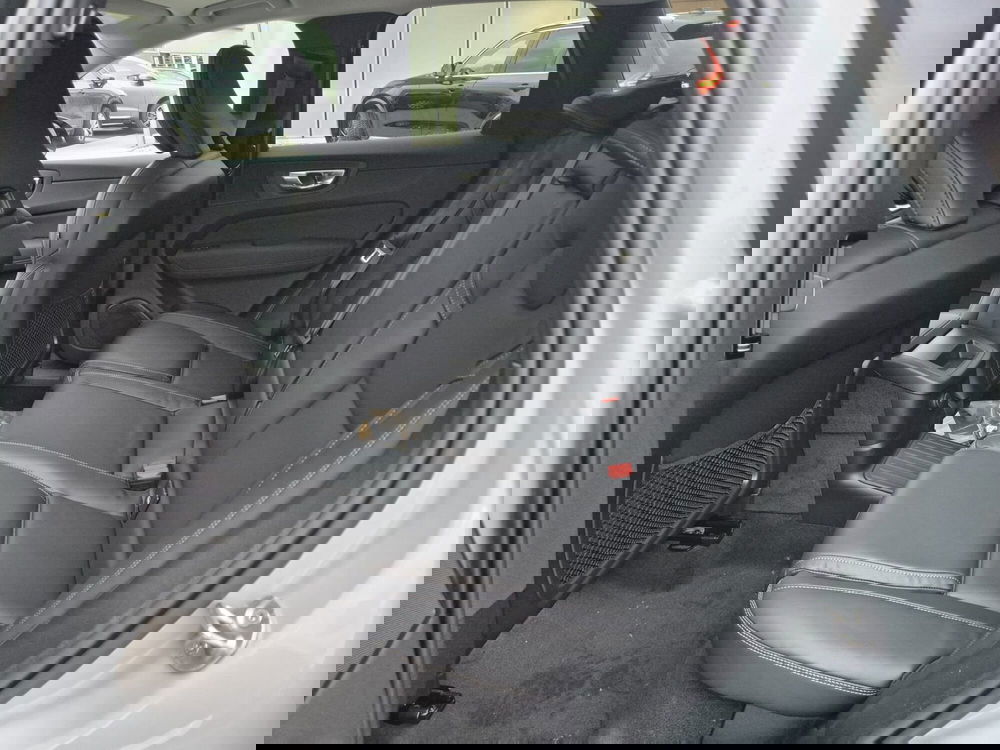 Volvo XC60 nuova a Como (6)