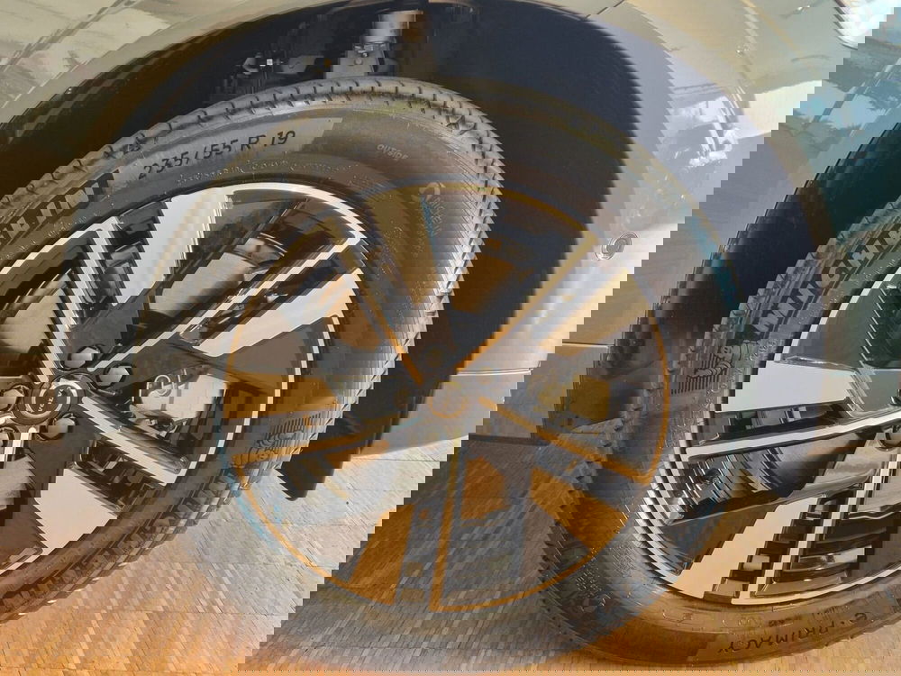 Volvo XC60 nuova a Como (4)