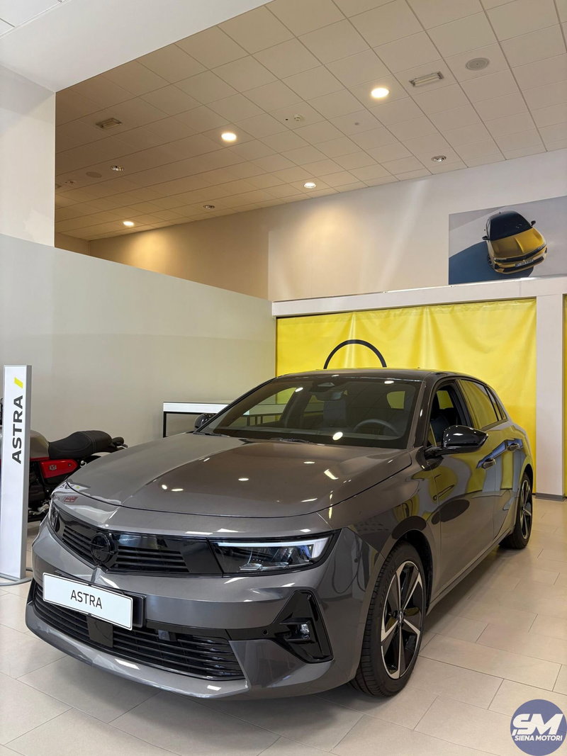 Opel Astra nuova a Siena