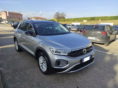 Volkswagen T-Roc 2.0 tdi Life 150cv dsg del 2024 usata a Benevento