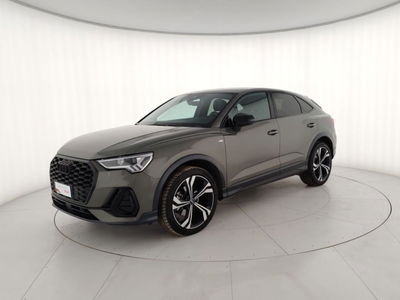 Audi Q3 35 2.0 tdi Identity Black s-tronic del 2024 usata a La Spezia