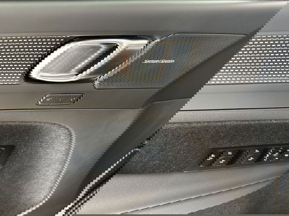 Volvo XC40 usata a Bergamo (11)