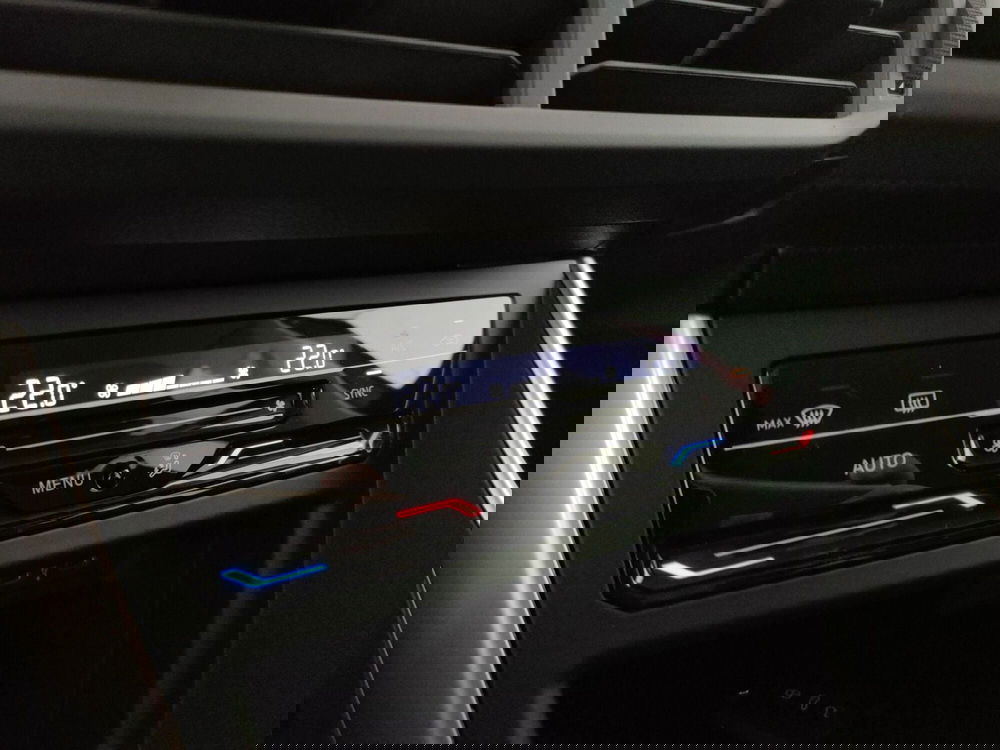 Volkswagen Taigo nuova a Napoli (17)