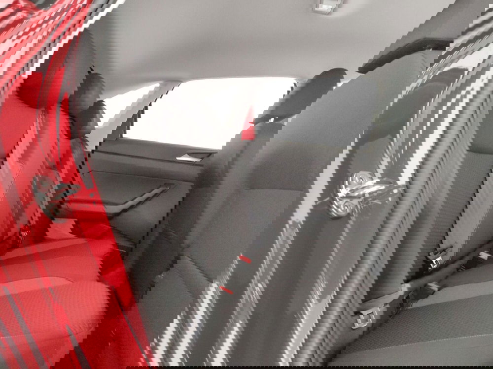 Volkswagen Taigo nuova a Napoli (9)