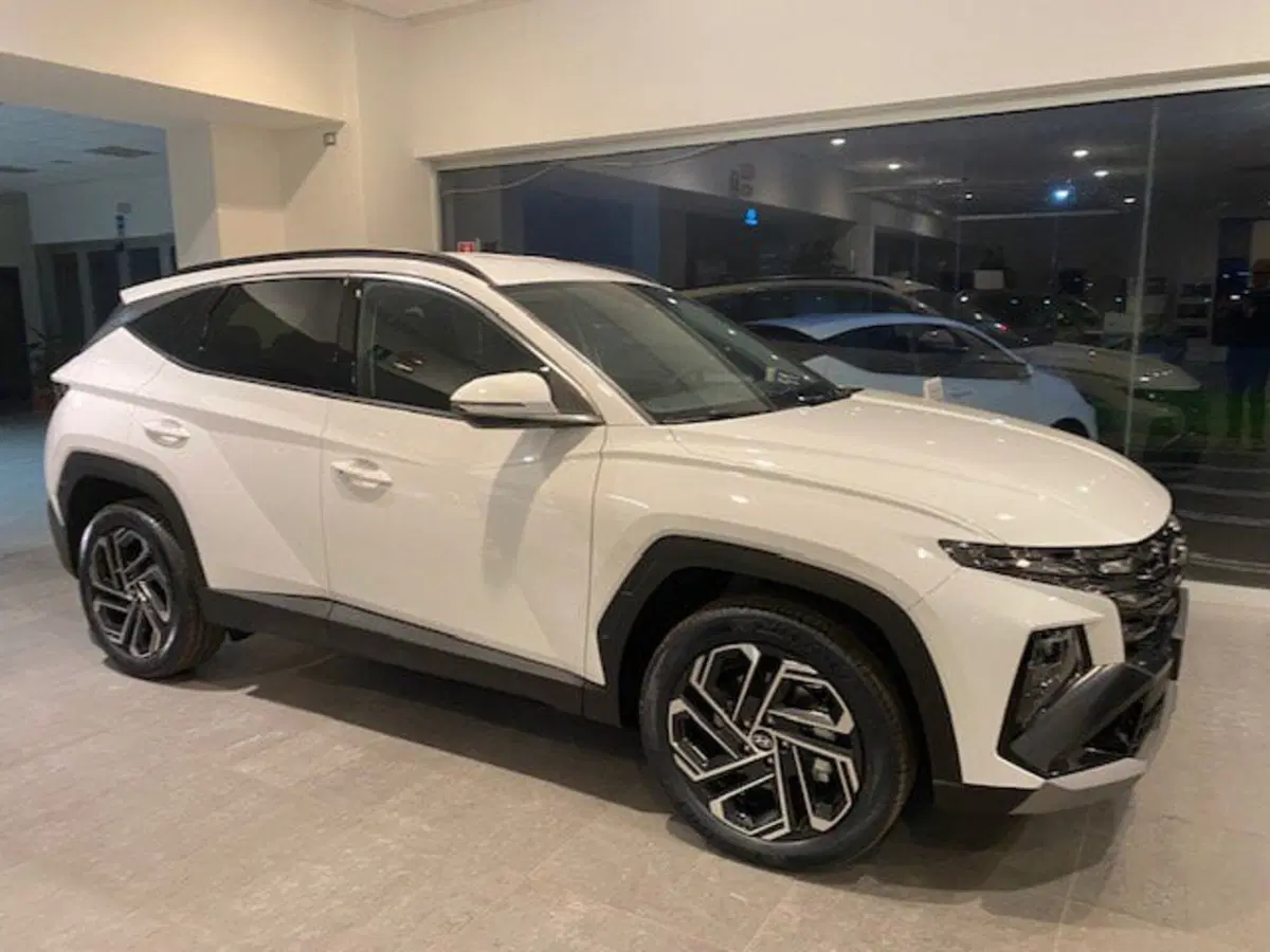 Hyundai Tucson nuova a Benevento (13)