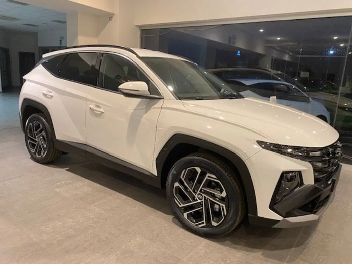 Hyundai Tucson nuova a Benevento (2)