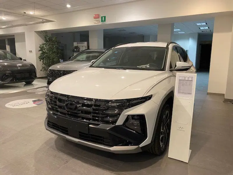 Hyundai Tucson nuova a Benevento (4)
