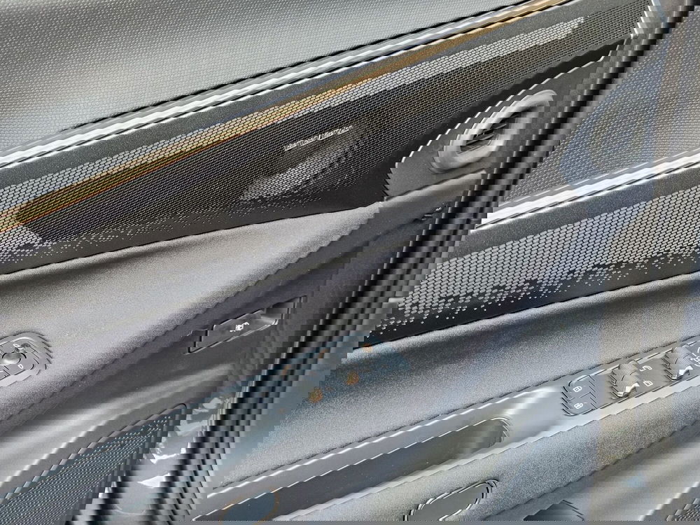 Lynk & Co 08 nuova a Pescara (11)