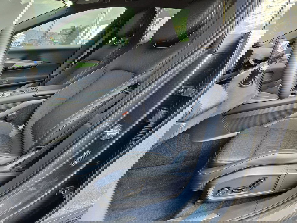 Lynk & Co 08 nuova a Pescara (12)