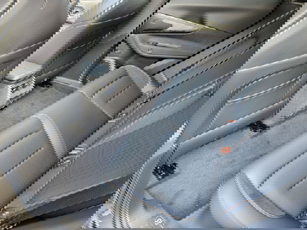 Lynk & Co 08 nuova a Pescara (18)