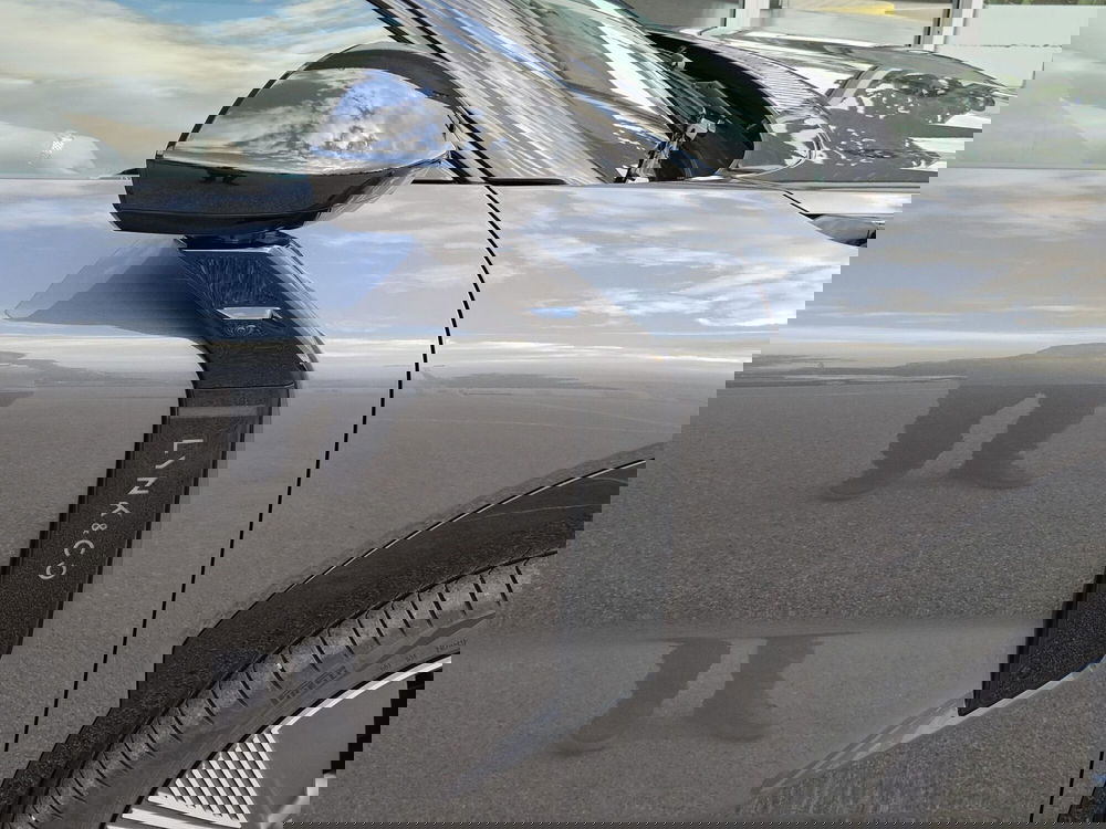 Lynk & Co 08 nuova a Pescara (4)