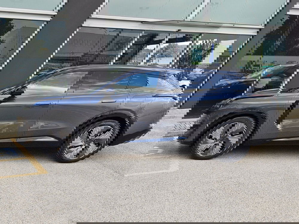 Lynk & Co 08 nuova a Pescara (5)