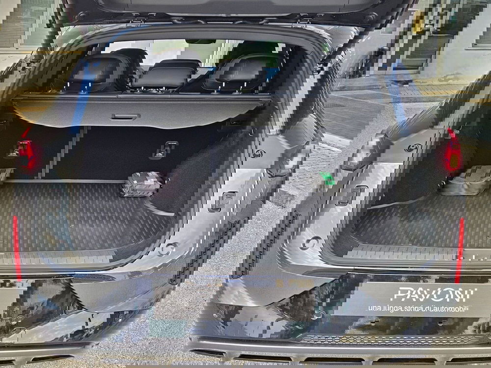 Lynk & Co 08 nuova a Pescara (8)