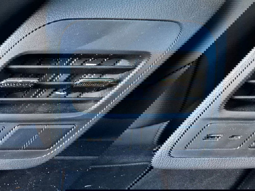 Omoda Omoda 5 usata a Salerno (18)