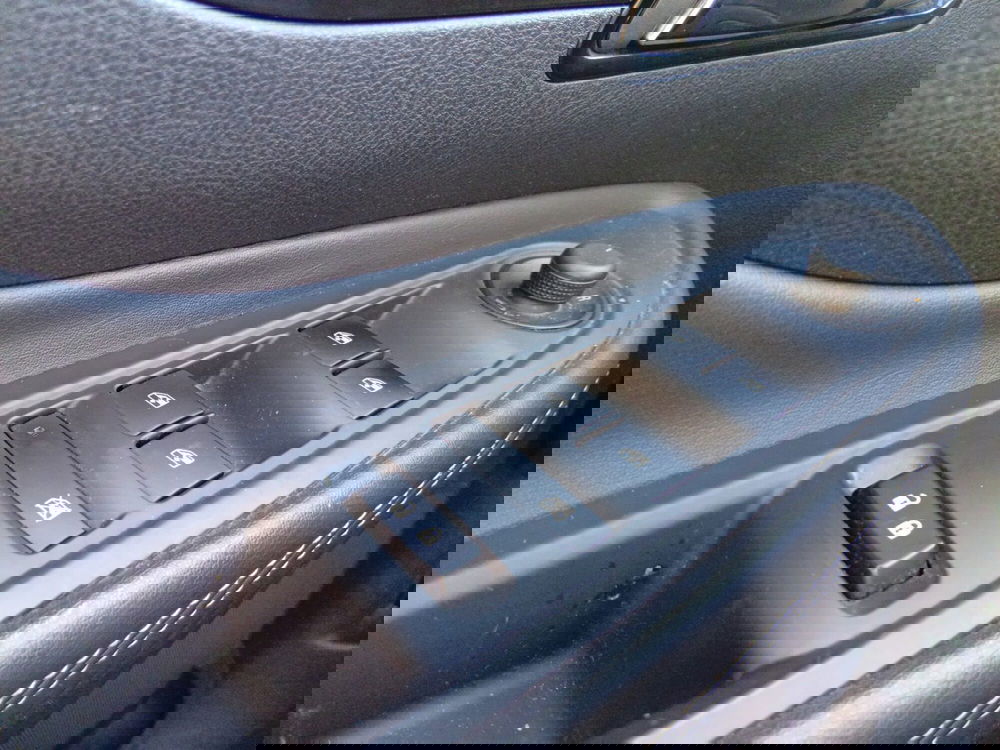 Opel Mokka nuova a Catania (17)