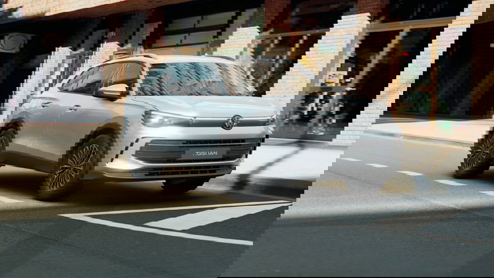 Volkswagen Tiguan nuova a Reggio Calabria (11)