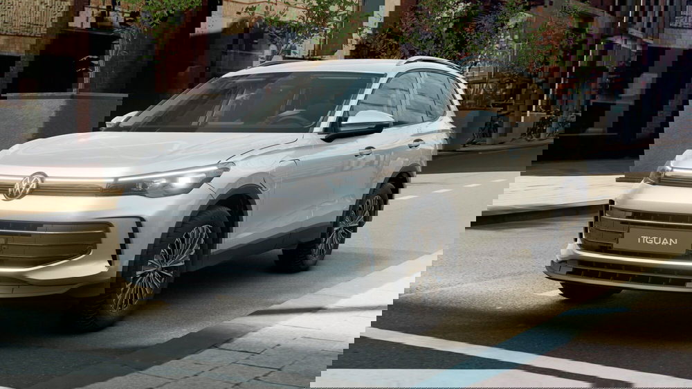 Volkswagen Tiguan nuova a Reggio Calabria (8)