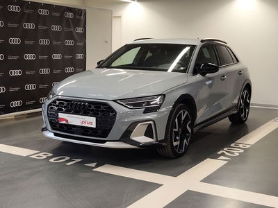 Audi A3 allstreet 2.0 tdi Identity Contrast 150cv s-tronic del 2024 usata a Modena