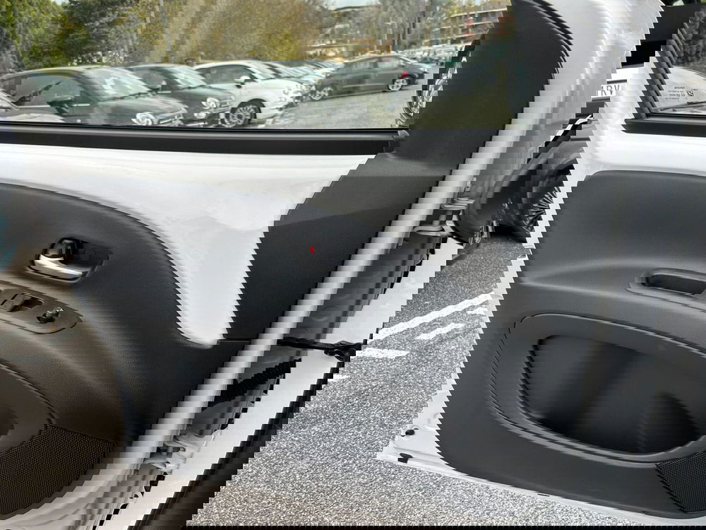 Toyota Aygo X nuova a Roma (19)