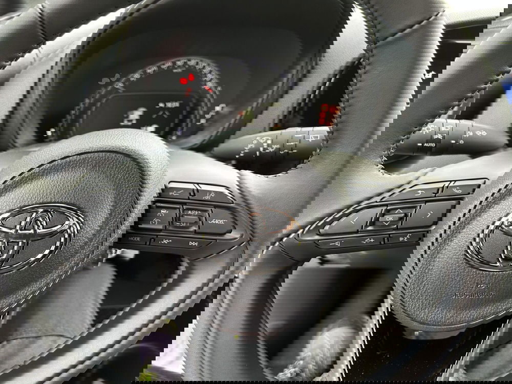 Toyota Aygo X nuova a Roma (15)