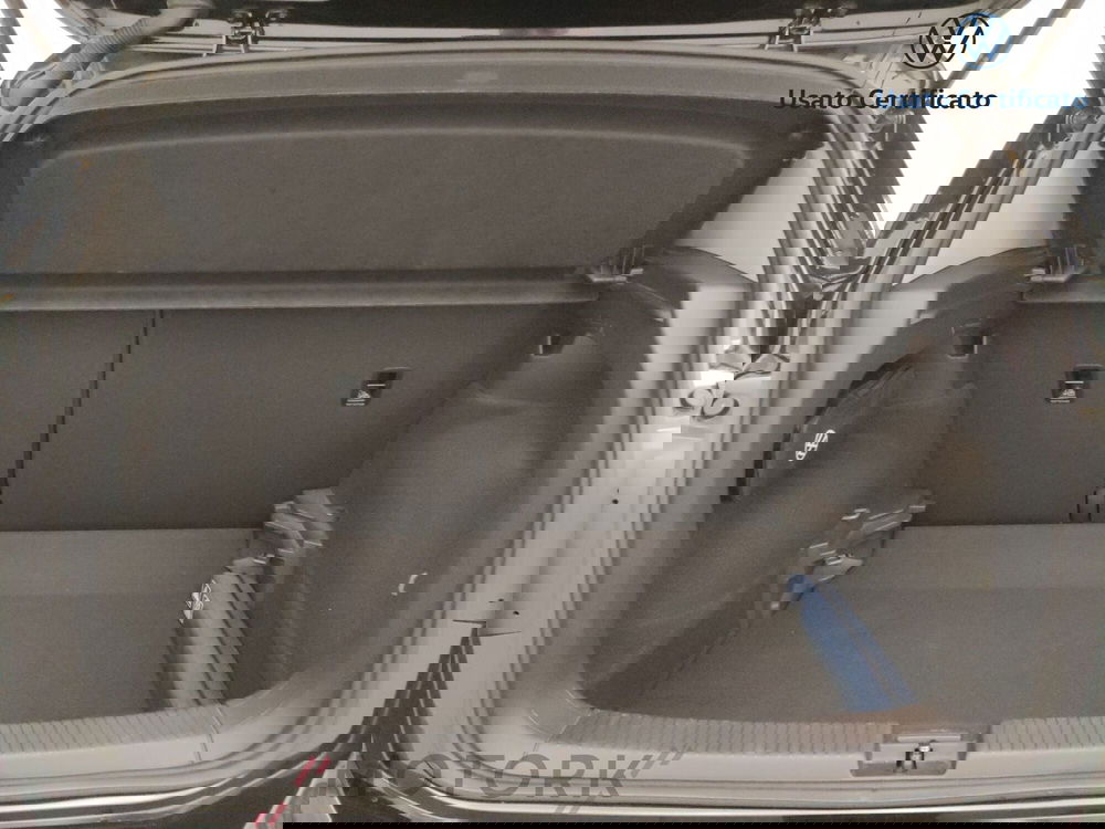 Volkswagen T-Cross usata a Varese (9)