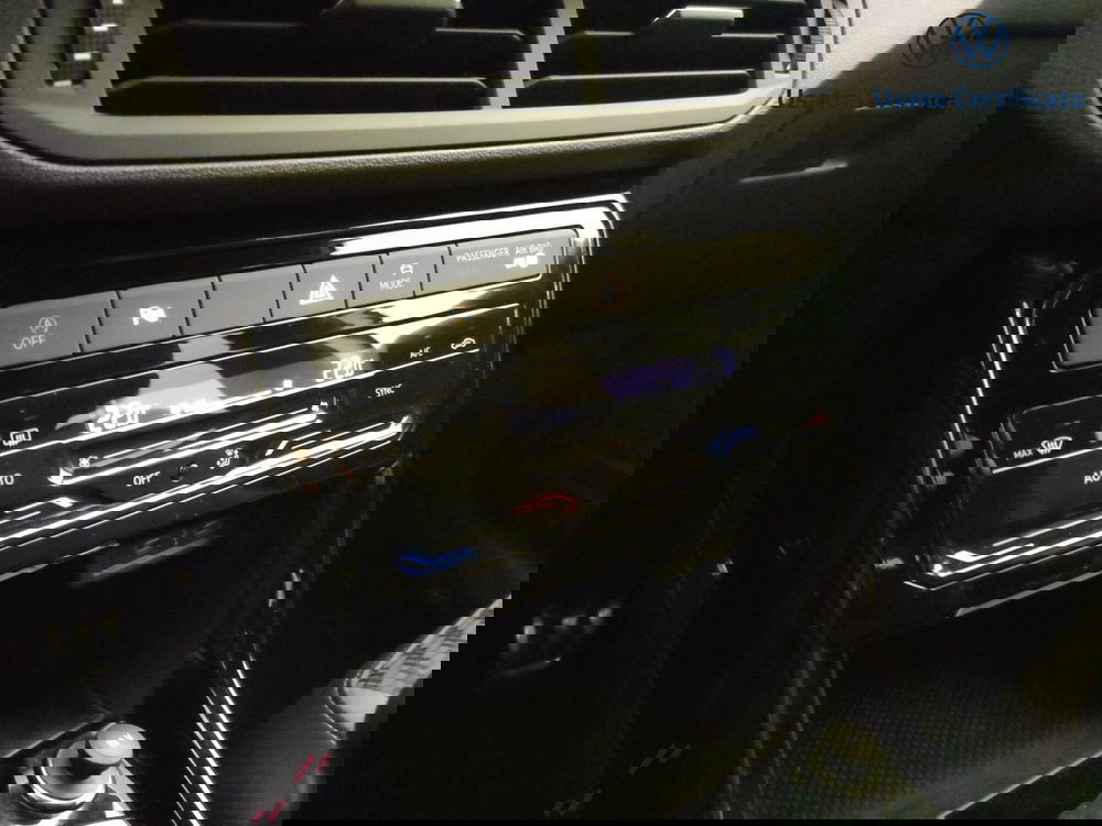 Volkswagen T-Cross usata a Varese (13)