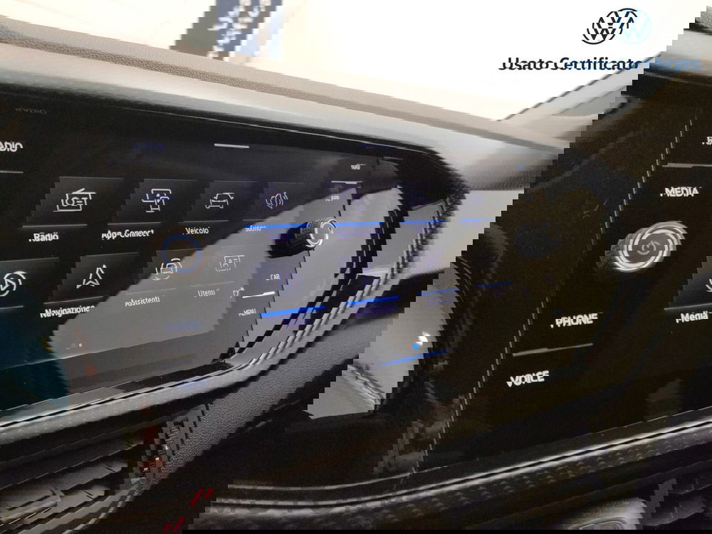 Volkswagen T-Cross usata a Varese (13)