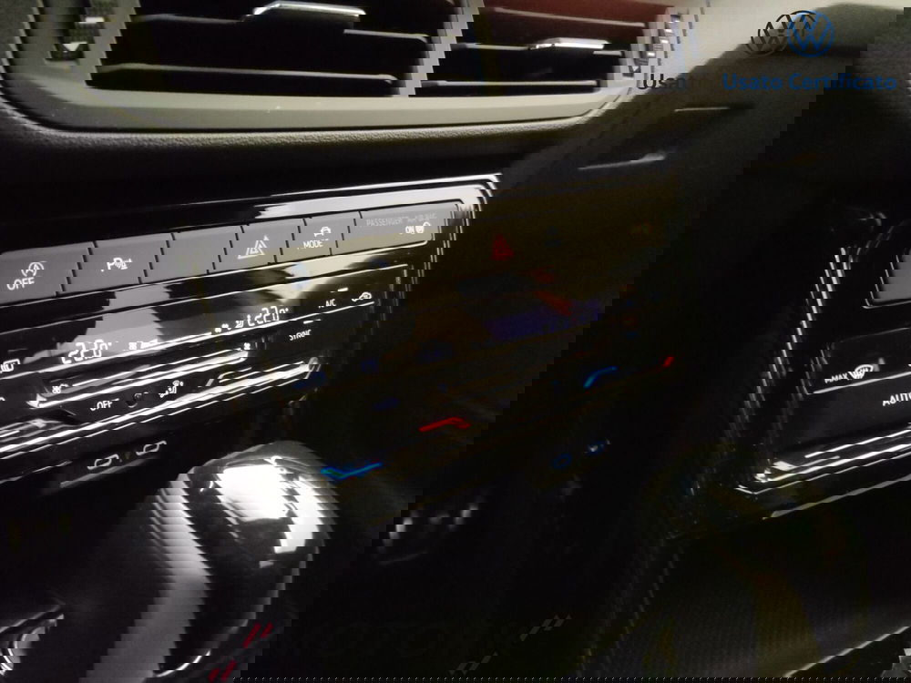 Volkswagen T-Cross usata a Varese (13)