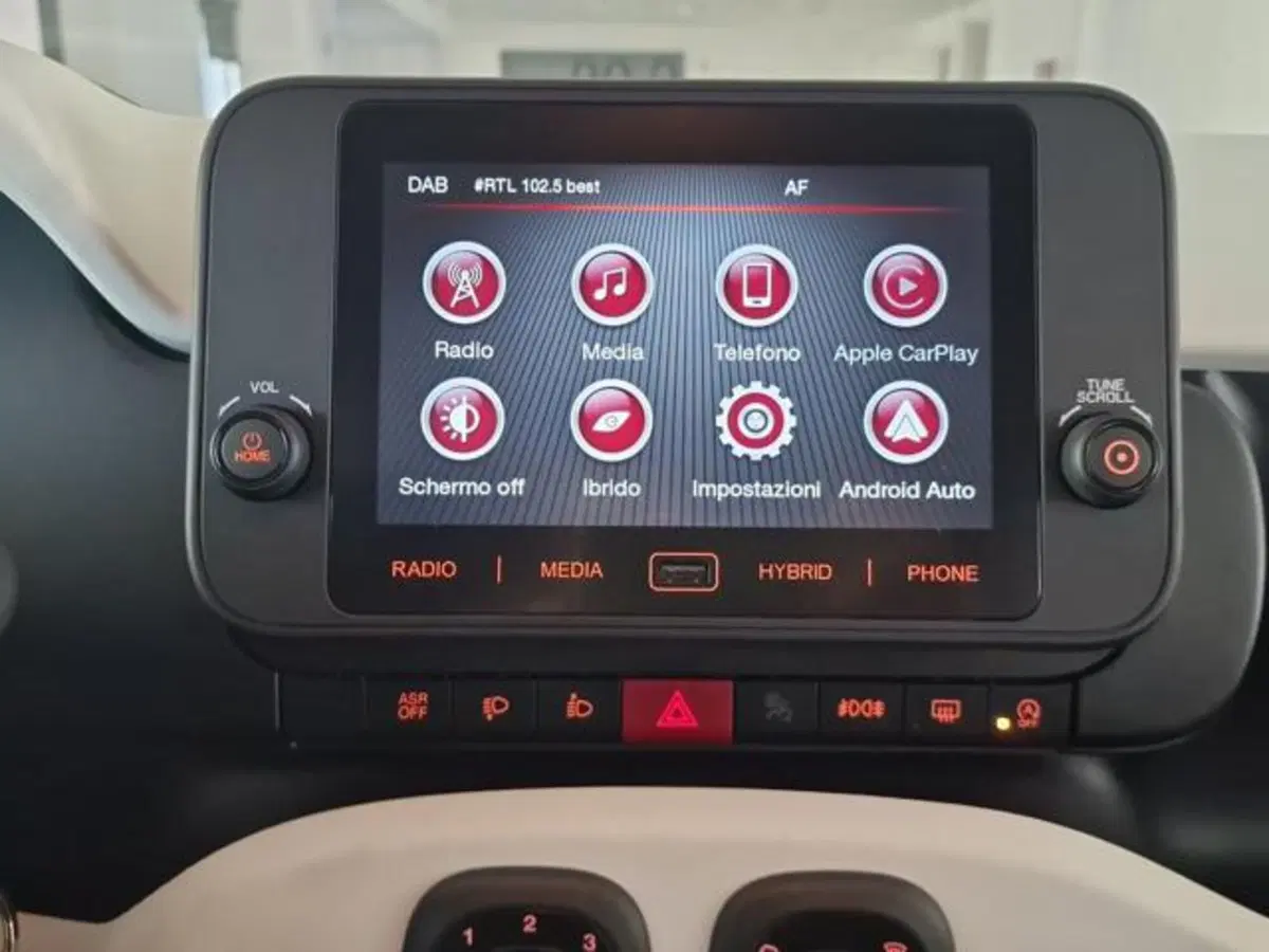 Fiat Panda Cross nuova a Salerno (16)