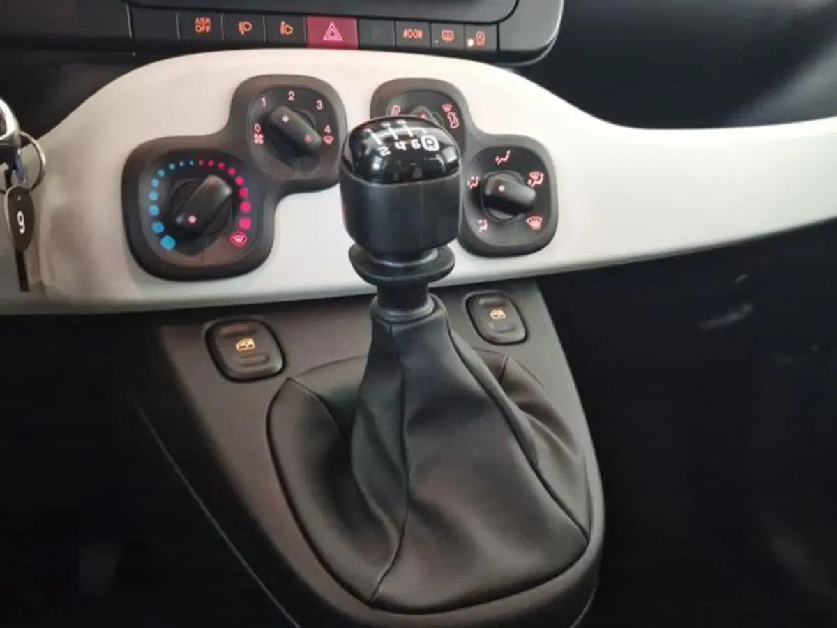 Fiat Panda Cross nuova a Salerno (17)