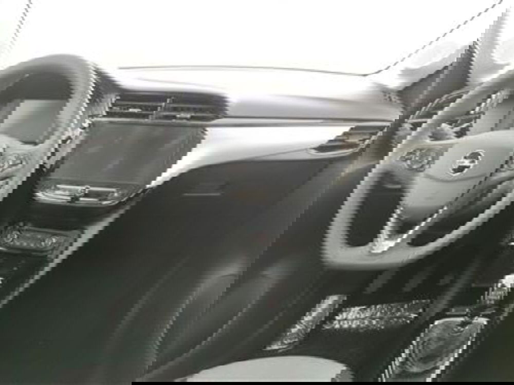 Opel Corsa nuova a Bari (15)